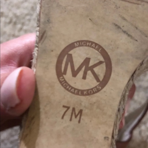 Michael Kors tan wedges size 7 - Picture 4 of 4